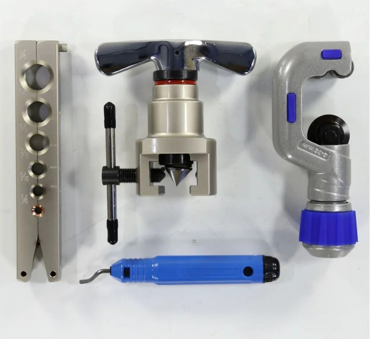 Вальцовка CT-N806A-L эксцентриковая 1 плашка 1/4–3/4 пластиковый кейс синий Вальцовка CT-N806A-L эксцентриковая 1 плашка 1/4–3/4 пластиковый кейс синий