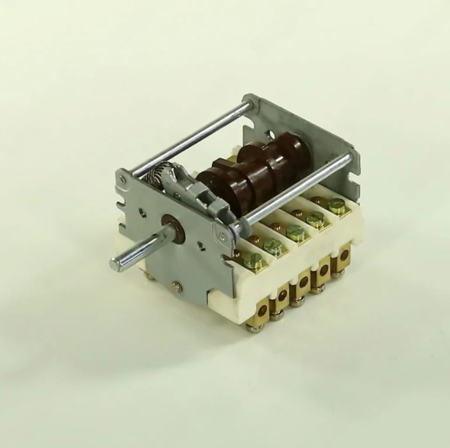 Переключатель промышленной печи EGO 6 позиций 32A 0-6 43.27232.00, PRP014 Переключатель промышленной печи EGO 6 позиций 32A 0-6 43.27232.00, PRP014