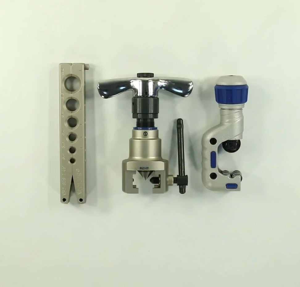 Вальцовка Value VFT-809-IS 1 плашка 1/4-3/4 с трещоткой и ограничителем подачи в пластиковом кейсе Вальцовка Value VFT-809-IS 1 плашка 1/4-3/4 с трещоткой и ограничителем подачи в пластиковом кейсе