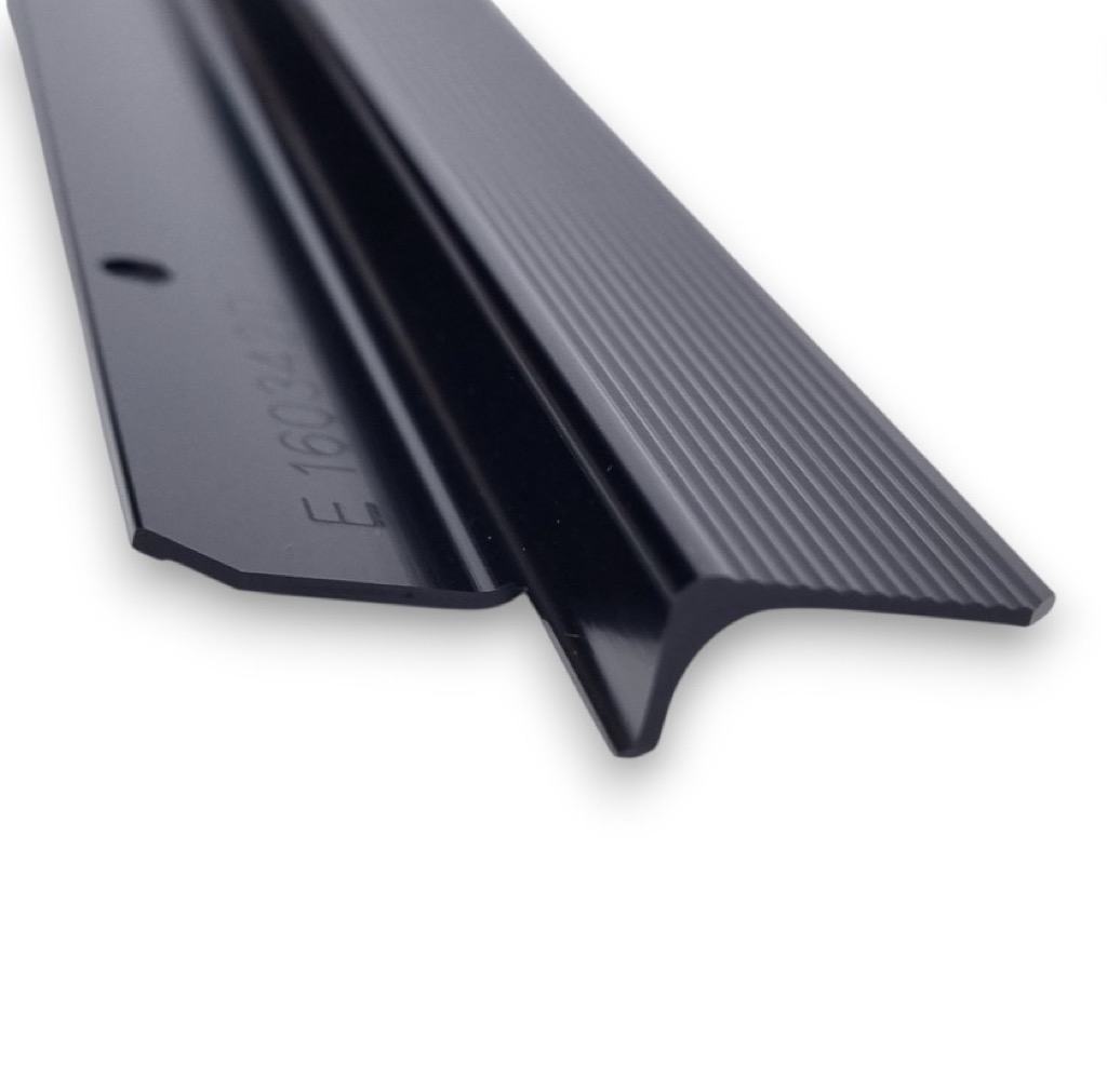 Планка (кронштейн) корпуса Bosch, Siemens, Neff для микроволновой печи 11006656