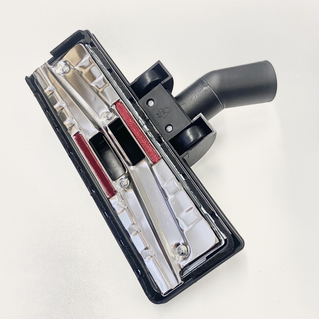 Щетка пылесоса с колесами, FBQ-009 d=35мм270х128 мм, закрытые колеса