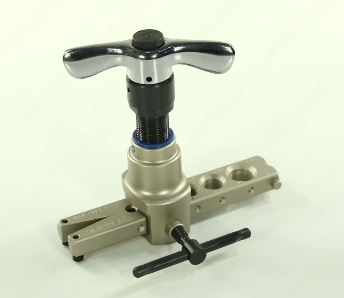 Вальцовка Value VFT-809-IS 1 плашка 1/4-3/4 с трещоткой и ограничителем подачи в пластиковом кейсе Вальцовка Value VFT-809-IS 1 плашка 1/4-3/4 с трещоткой и ограничителем подачи в пластиковом кейсе